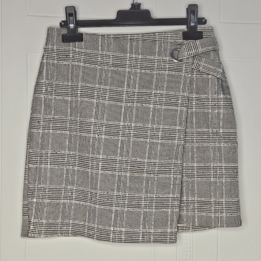 H&M Gray Plaid Houndstooth Fauz Wrap Asymmetric Mini Skirt Metal Ring 8 Preppy